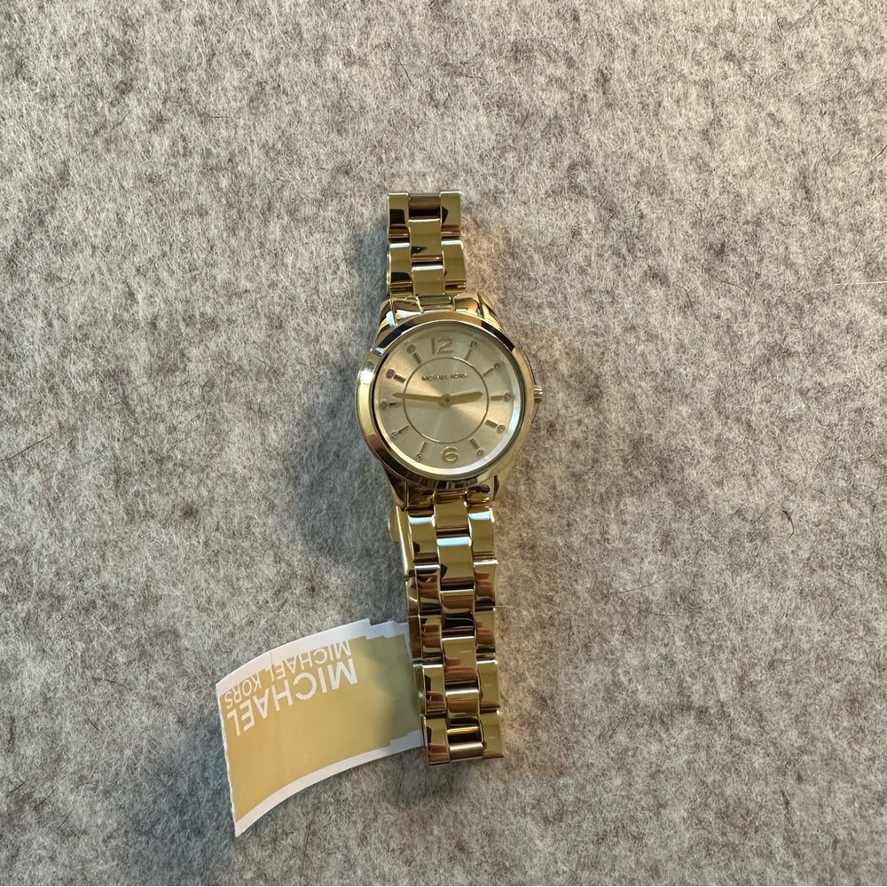 Michael Kors Petite Runway Ladies Quartz Watch. New with tags, never worn